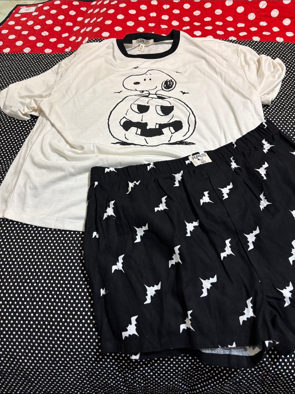 New! No tags!! Peanuts Halloween Snoopy Pumpkin Short Pajama Set - White & Black